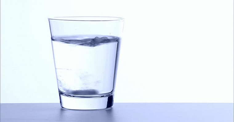 air hangat akan mengeluarkan racun dari tubuh, terutama racun yang dapat menyebabkan penuaan dini.