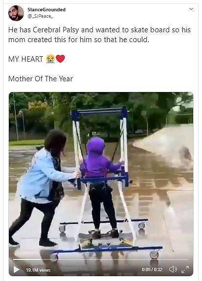 Video sang ibu mendorong anak yang lumpuh karena cerebral palsy untuk bermain skateboard viral di Twitter. (Twitter/ _SJPeace_)
