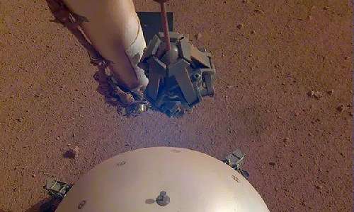 Robot InSight Milik NASA Deteksi Sinyal Gempa di Mars